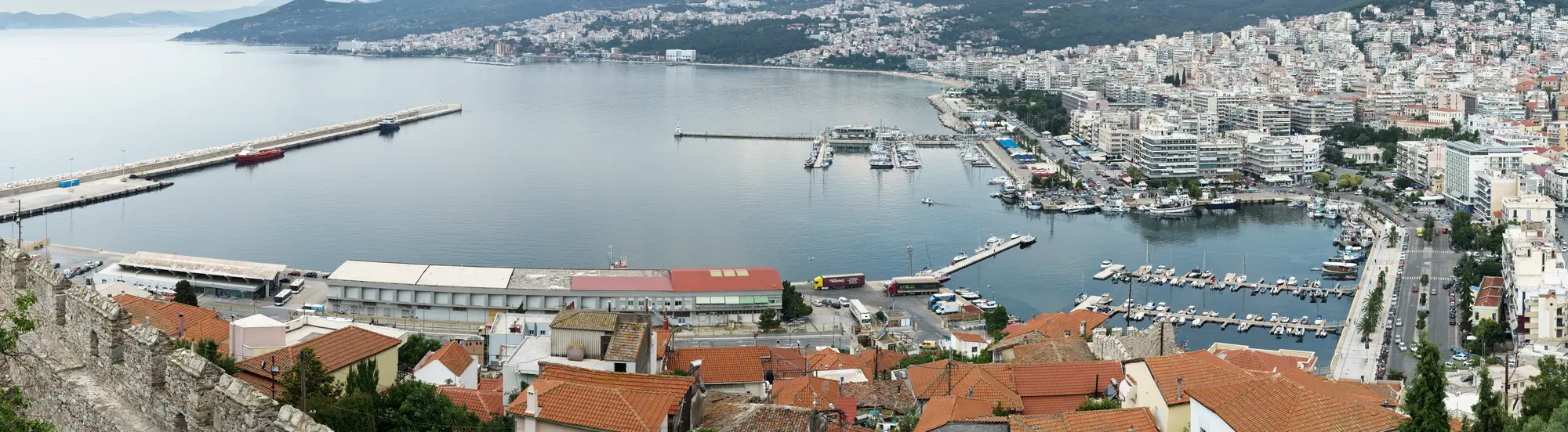 Panorama über den Hafen und die Stadt Kavala